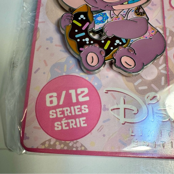 NWT. Disney pins. Stitch Attacks Snacks Limited Release Pin Set, Disney eats - Picture 6 of 11
